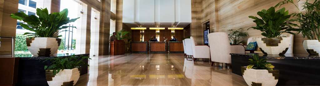 Ramada By Wyndham Ghaziabad Vasundhara Hotell Inreriör bild