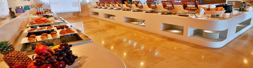Ramada By Wyndham Ghaziabad Vasundhara Hotell Restaurang bild
